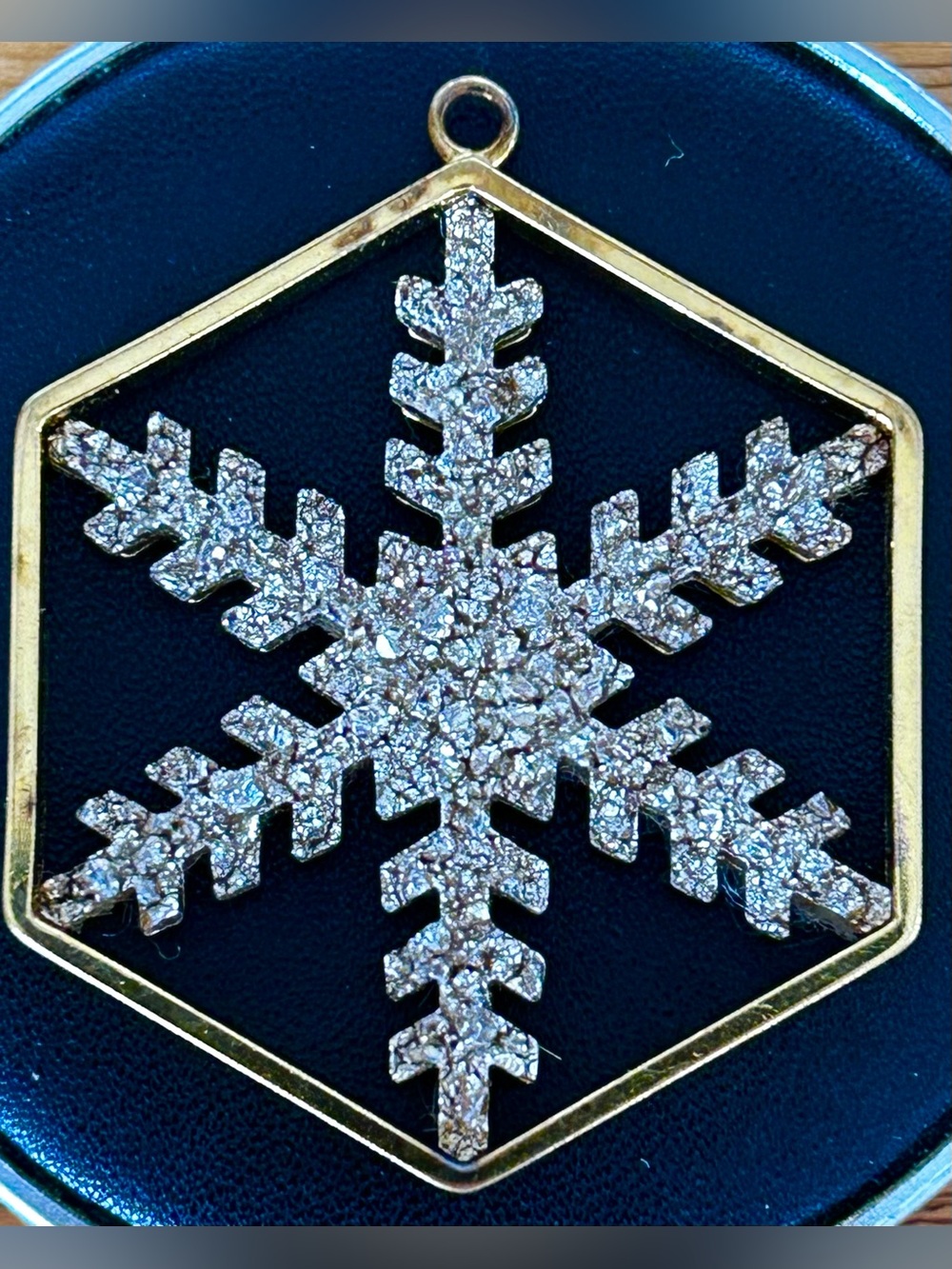 1977 Franklin Mint Snowflake Pendant - Sparkling accents